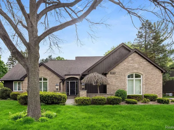4876 Moonglow Dr, Troy, MI 48098