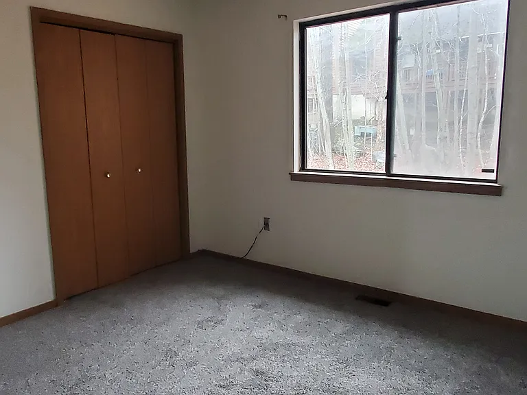 223 Sterling Ct — Photo 15