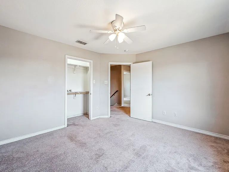 1401 N Columbia St — Photo 17