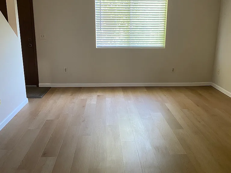 883 Arbor Ave — Photo 2