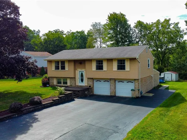 122 Farmington Dr, Butler, PA 16001