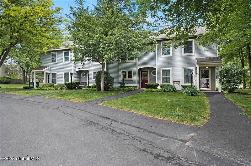 3rd image of 3 Hale Drive