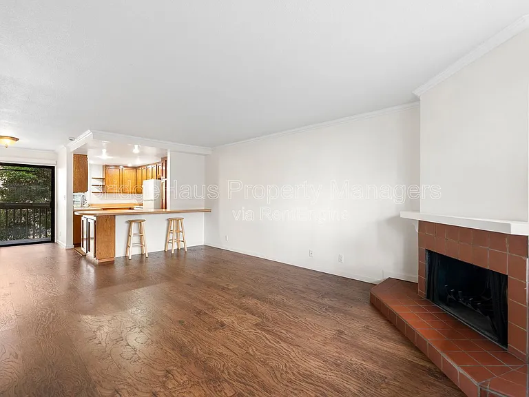 5750 Friars Rd #204 — Photo 8