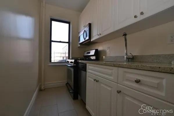 Rented by City Connections Realty | media 19