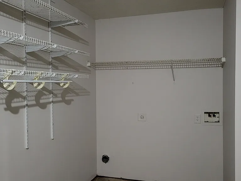 209 E Wilson St #81 83 AND 84 — Photo 5