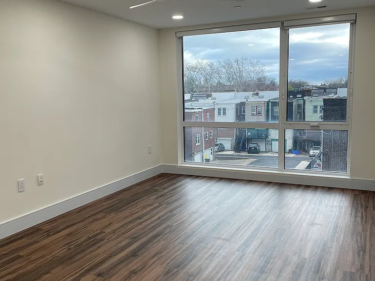 4906 Spruce St #316 — Photo 6
