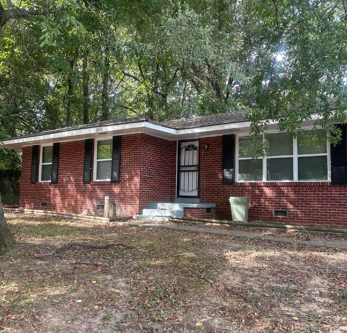 3 bed, 1.5 bath, 1463 sqft, $1,450 — Photo 1