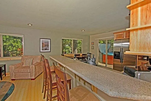 2108 Shawnee St — Photo 2