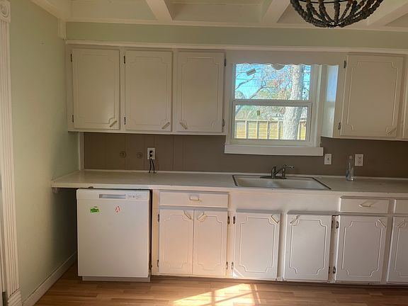 4th image of 5022 Caroline St