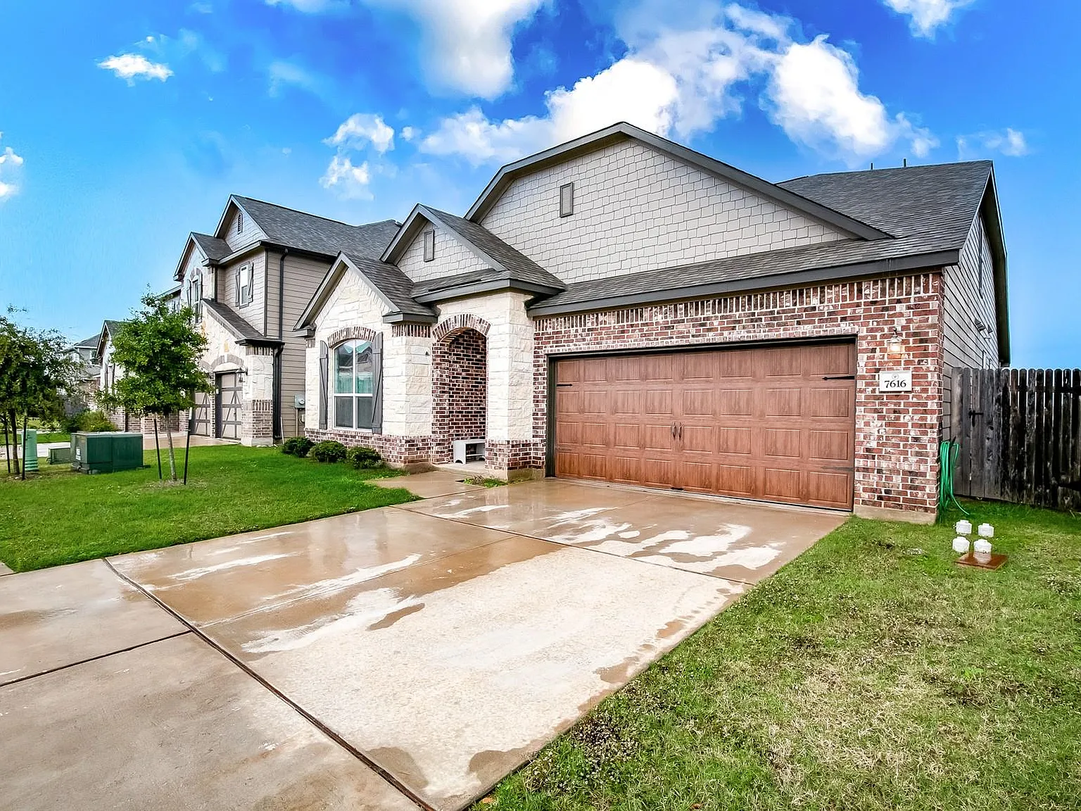 4 bed, 3.0 bath, 2730 sqft, $2,800 — Photo 3