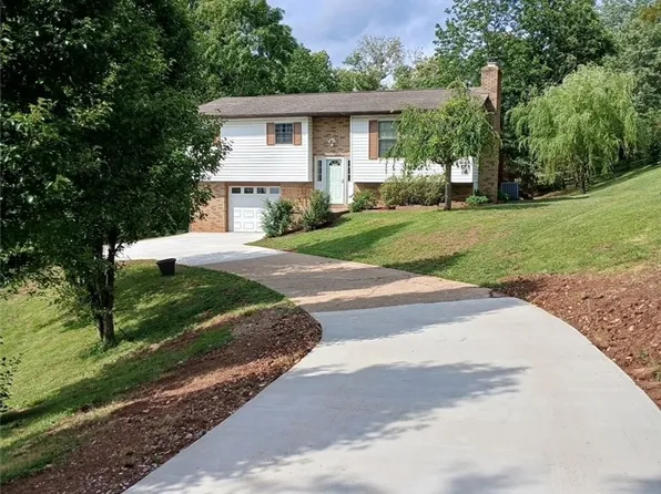 10 1st Ct, Belpre, OH 45714