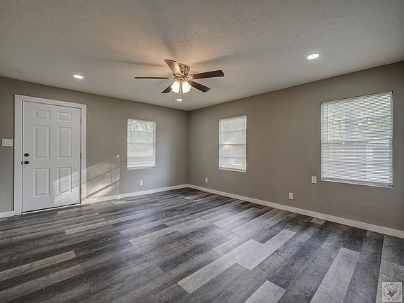 3rd image of 6 Reed Cir