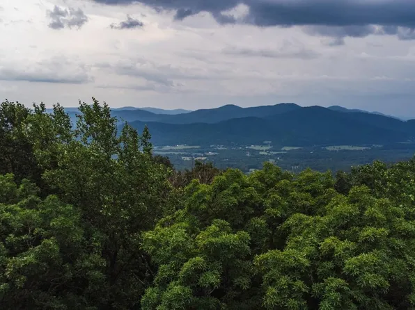 730 Far Knob Climb, Nellysford, VA 22958