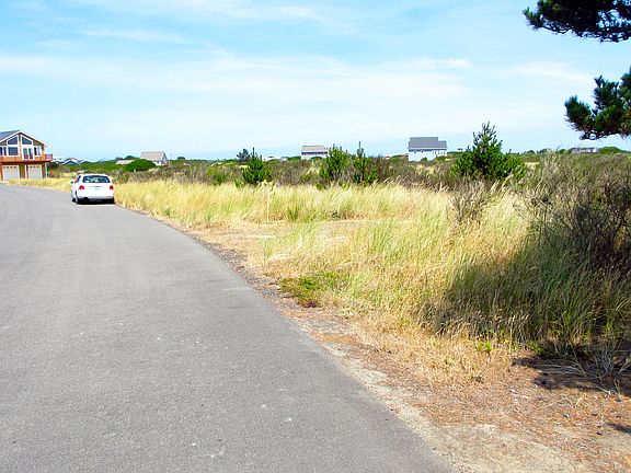 5th image of 1422 Trade Wind Ave SW