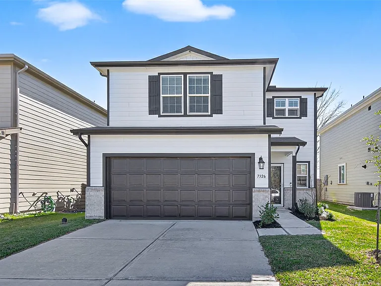 7326 Madison Commons Ln — Photo 1