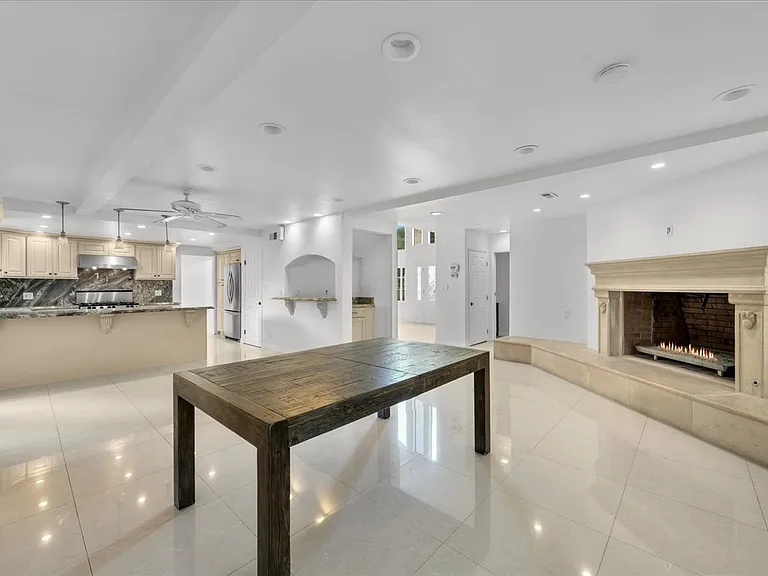 2222 Pier Ave — Photo 49