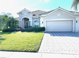 8121 Piedmont Dr, Naples, FL 34104