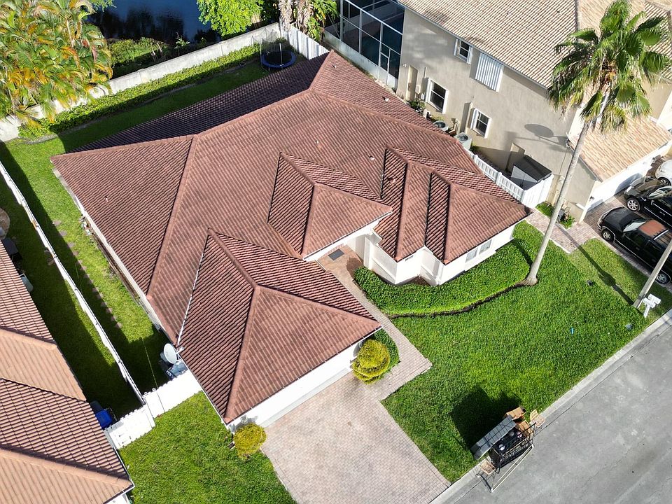 1st image of 5332 SW 32nd Ave