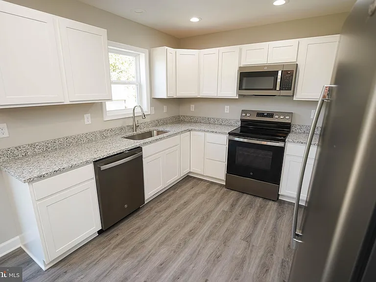 621 Cedar St — Photo 18