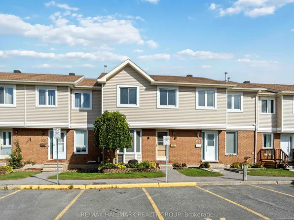 941 Cookshire Cres #32, Ottawa, ON K4A 3K4