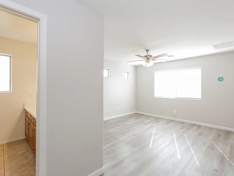 3733 W Dunbar Dr — Photo 9
