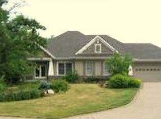 2634 Promontory Pl E, Maplewood, MN 55119