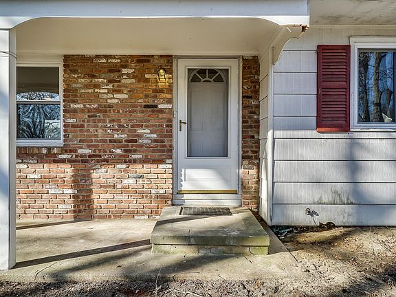 2nd image of 1023 Fairview Dr