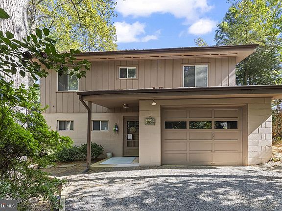 2nd image of 1928 Elm Rd