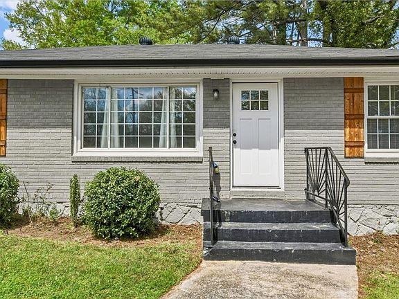 2nd image of 2866 Belvedere Ln