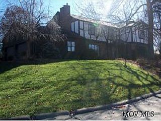 2nd image of 14 S Lake Dr