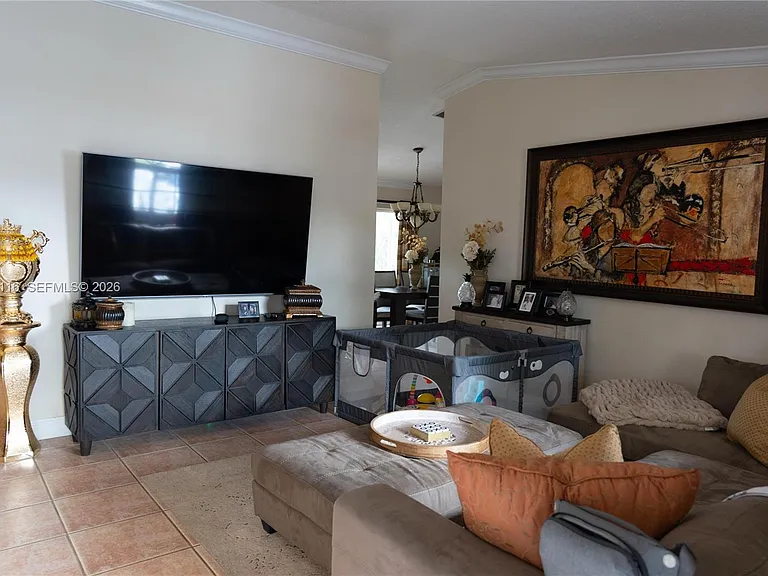 17992 SW 152nd Ct — Photo 2