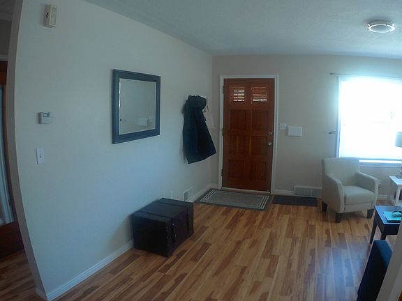 2nd image of 926 E Malvern Ave