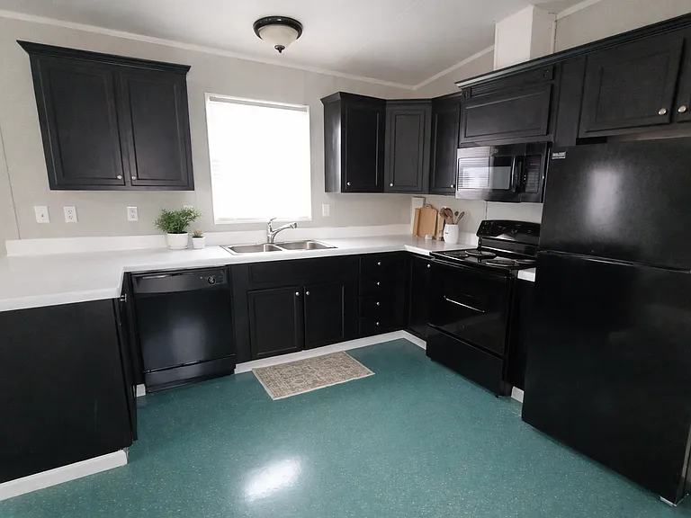 9 Deerwood Dr — Photo 4