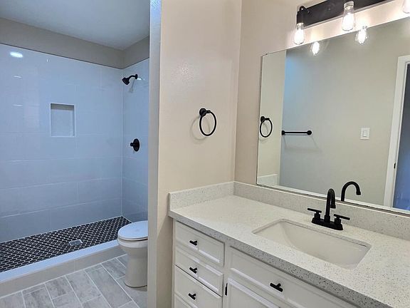5th image of 1111 Wisteria Ave APT 4