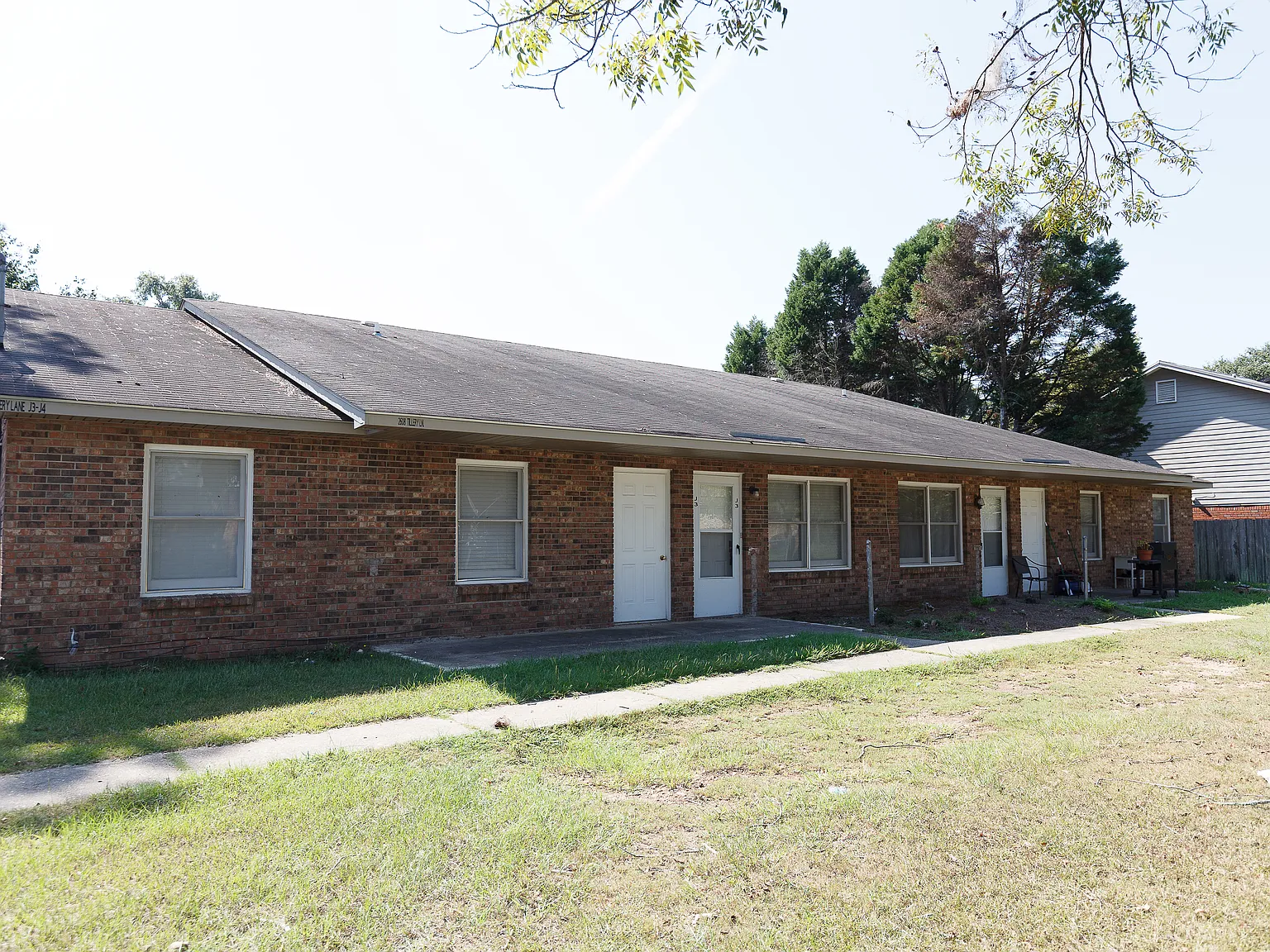 3 bed, $1,350 — Photo 1