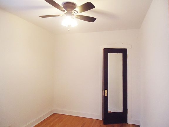 4th image of 931 W Cornelia Ave APT 3B