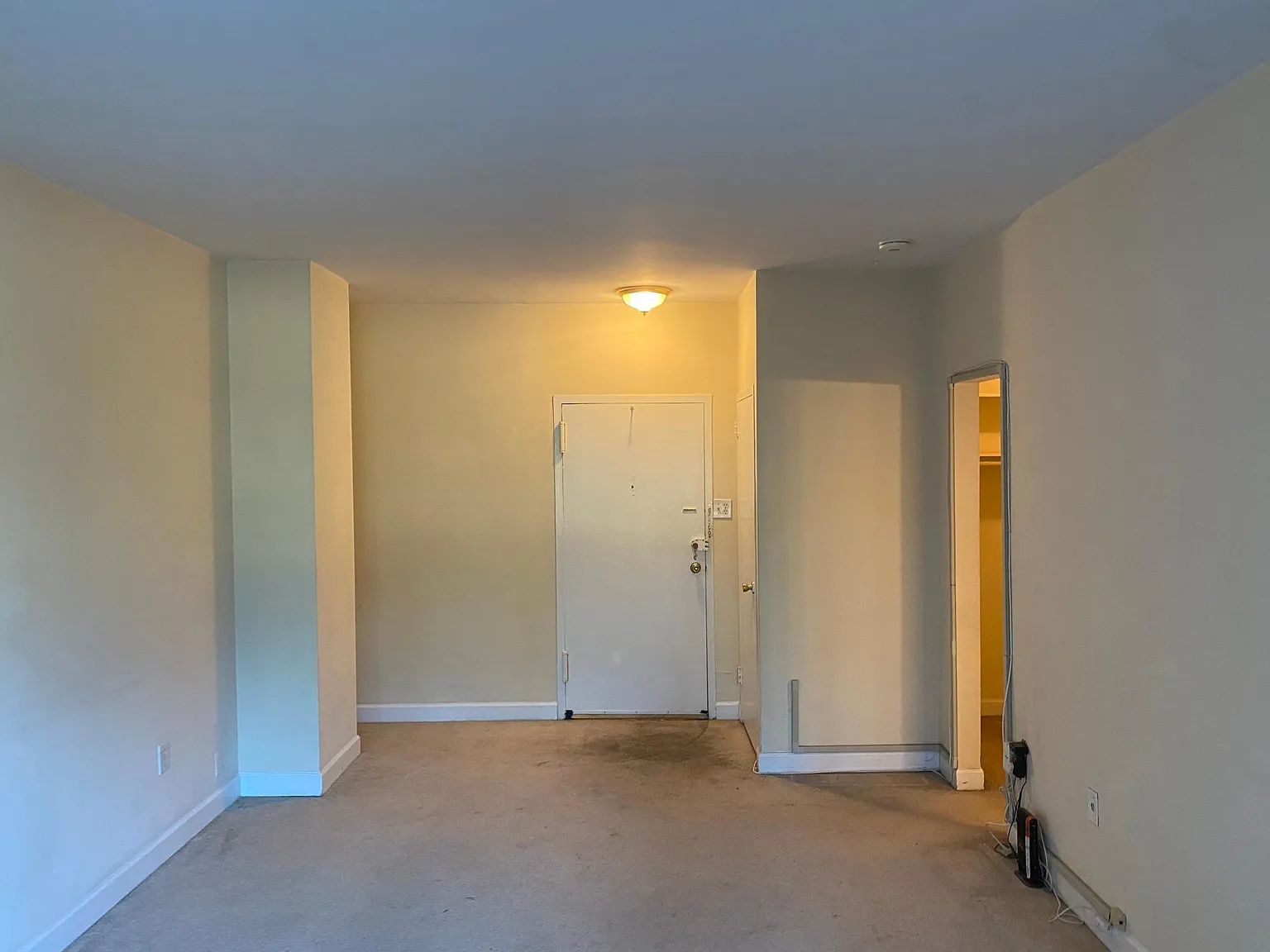 Studio, 383 sqft, $1,575 — Photo 2