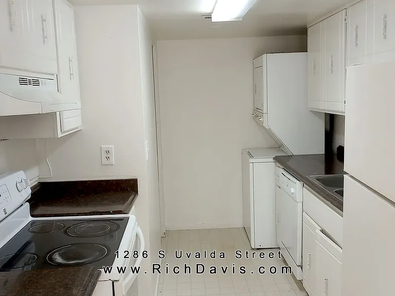 1286 S Uvalda St — Photo 2