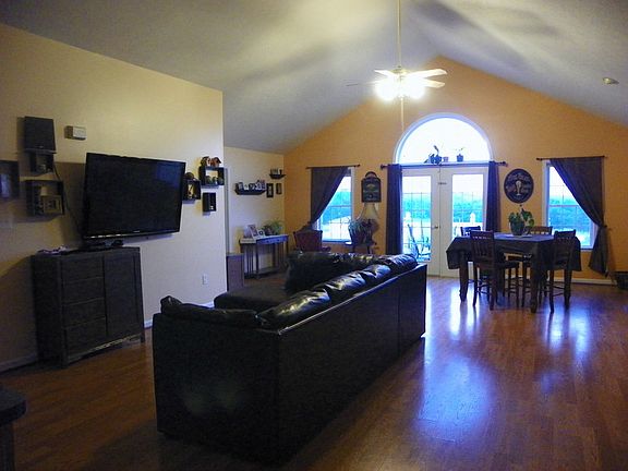Great Room
						:
						Open and spacious floor plan