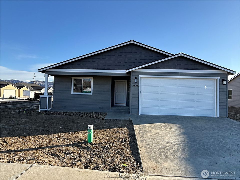 1st image of 2456 2nd Street SE
