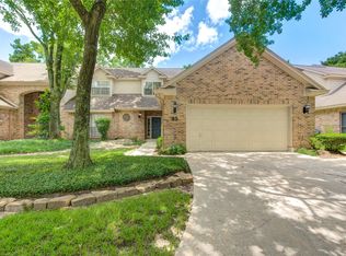 25 Fairway Oaks Pl, Spring, TX 77380