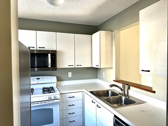 3rd image of 5727 Kilbury Ln