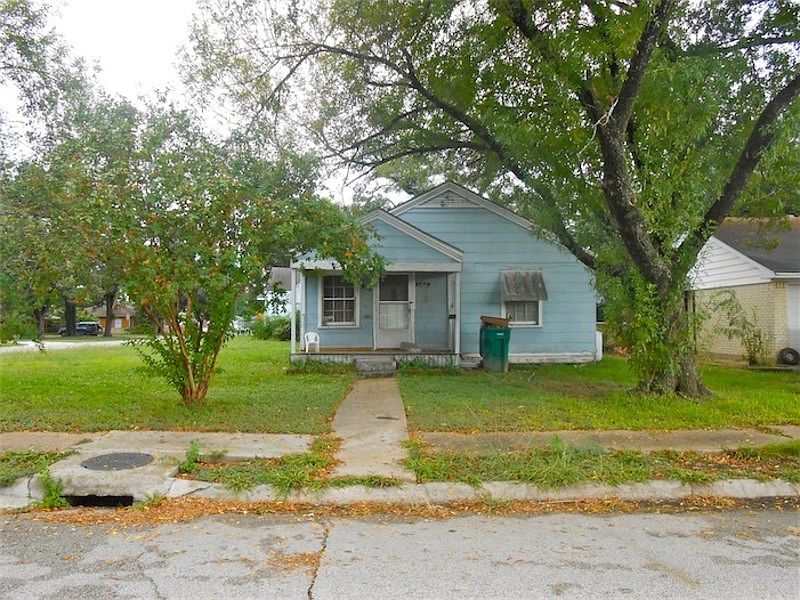 1st image of 318 W Hart Ave