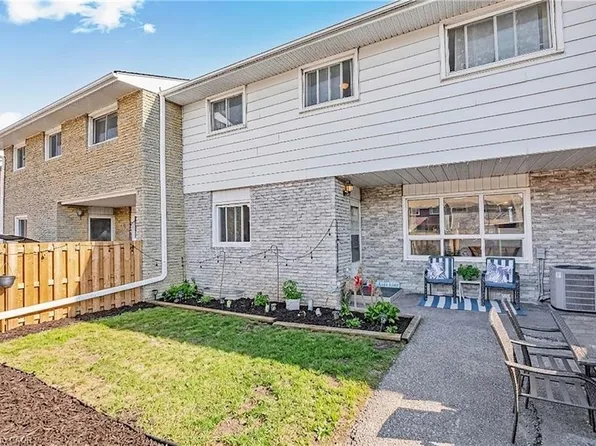 423 Westwood Dr #43, Kitchener, ON N2M 5B5