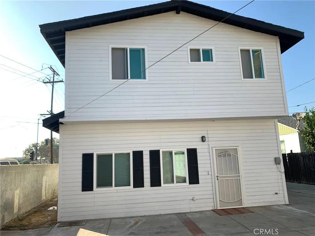 3 bed, 1.5 bath, 1200 sqft, $3,400 — Photo 3