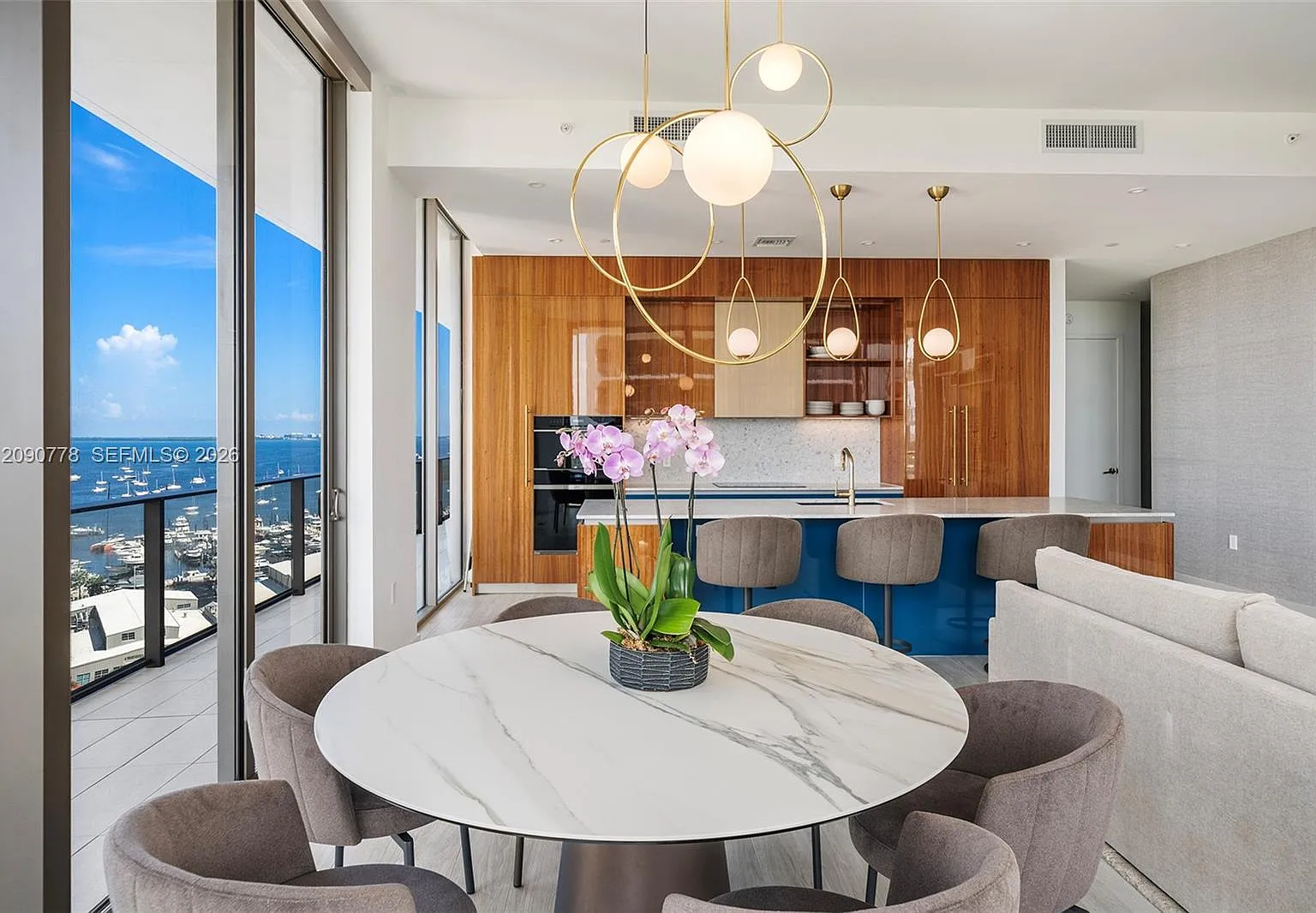 Mr. C Residences — Photo 4