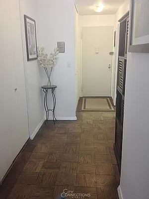 Rented by City Connections Realty | media 14