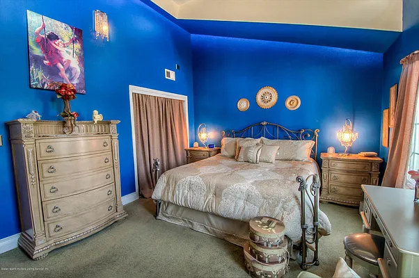 Sold by REMAX Elite | media 14