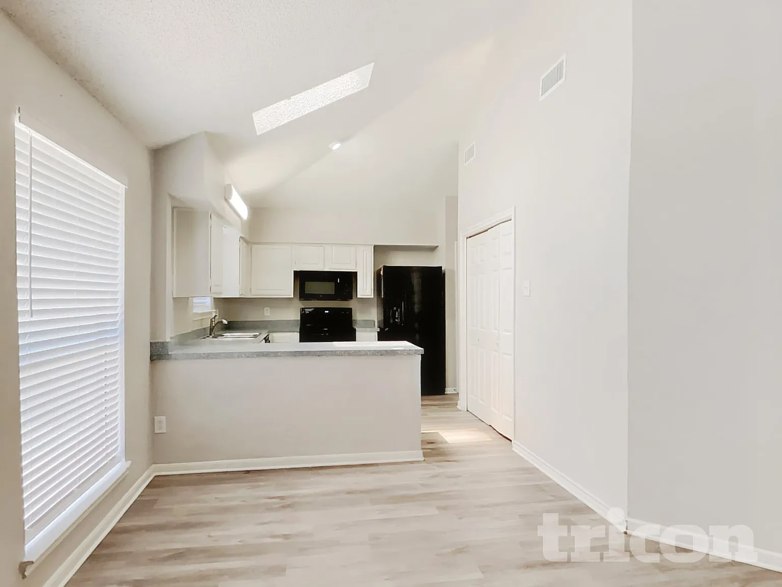 212 Sunset Drive Glenn Heights TX — Photo 4