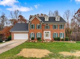 919 38th Ave NE, Hickory, NC 28601